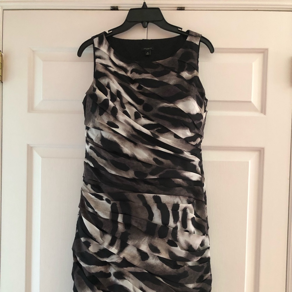 Classy Ann Taylor dress. Fun leopard print.